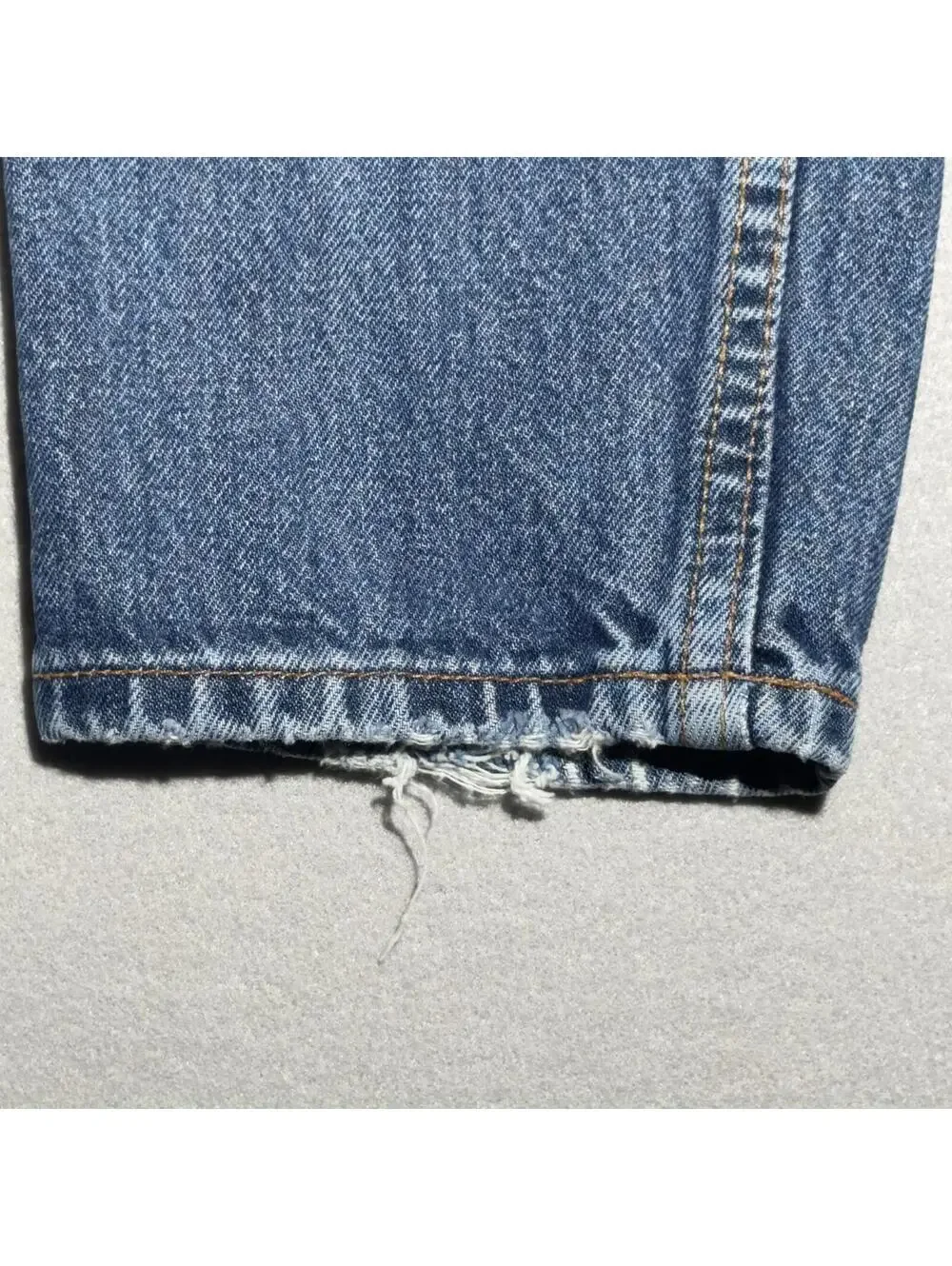 Vintage 90s Levi's 550 Relaxed Fit Tapered Leg Blue Jeans Made in USA